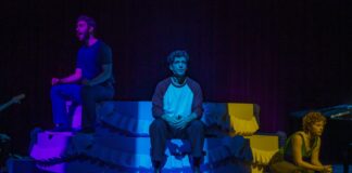 Το ροκ μιούζικαλ «Tick, Tick… Boom!» για πρώτη φορά στην Ελλάδα – Μια νέα παραγωγή της Εναλλακτικής Σκηνής της Εθνικής Λυρικής Σκηνής