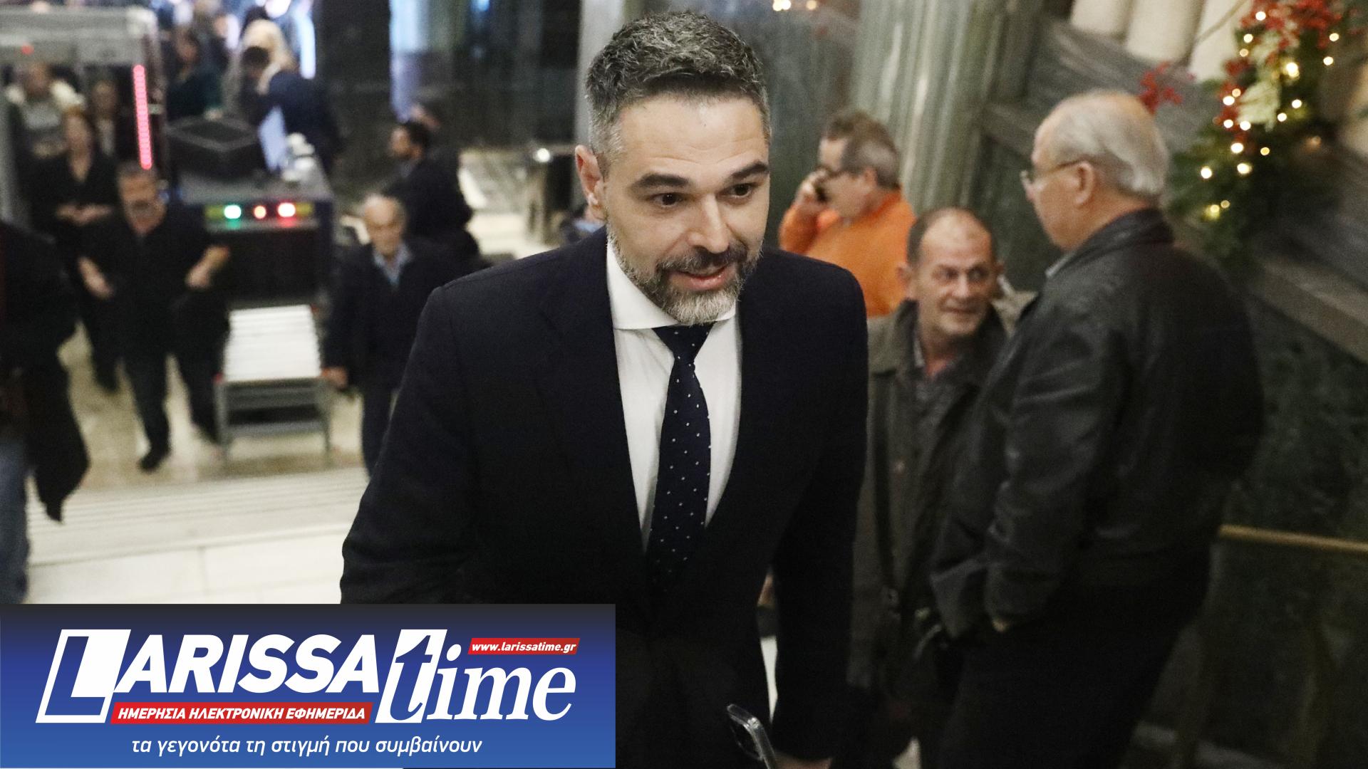 Στο φουαγέ του «Παλλάς» – Ποιοι έδωσαν το «παρών» στην παρουσίαση του βιβλίου Τσίπρα [εικόνες]-9