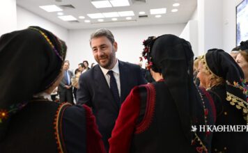 Ανδρουλάκης: «Χρέος μας να δημιουργήσουμε μια σχέση εμπιστοσύνης με τον λαό»