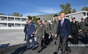 Ο Νίκος Δένδιας στα εγκαίνια των νέων διαμερισμάτων για στρατιωτικούς στο Χαϊδάρι