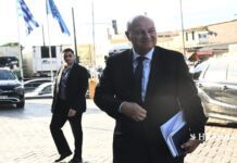 Πυρά, αμφισβήτηση και διαβεβαιώσεις στη συζήτηση 4,5 ωρών στην Πειραιώς για τα αγροτικά ζητήματα