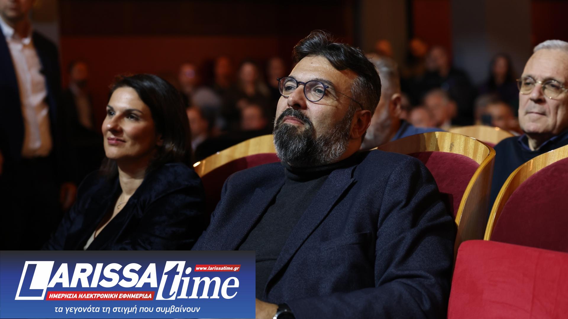 Στο φουαγέ του «Παλλάς» – Ποιοι έδωσαν το «παρών» στην παρουσίαση του βιβλίου Τσίπρα [εικόνες]-32