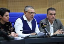 Υπογραφές για το σύγχρονο κτίριο