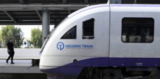 Hellenic Train: Διακοπή κυκλοφορίας στο τμήμα Ρέντη – Αθήνα λόγω οχήματος που βρισκόταν εντός της σιδηροδρομικής γραμμής