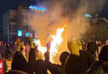 Ισορροπία τρόμου στο Ιράν: Αναστέλλονται οι απαγχονισμοί – Με το δάχτυλο στη σκανδάλη ο Τραμπ