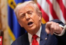 Διεθνής ανησυχία για το Ιράν: Σε εξέλιξη σχέδια για απομάκρυνση ξένων πολιτών – Τι εξετάζει ο Τραμπ