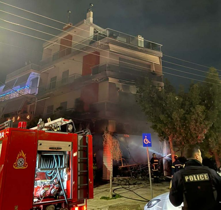 Νέα Σμύρνη: Φωτιά σε κατάστημα περιποίησης νυχιών