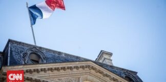 Απερρίφθησαν οι δύο προτάσεις μομφής κατά του Γάλλου πρωθυπουργού Λεκορνί