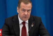 Μεντβέντεφ: «Η Ρωσία δεν θα ανεχτεί την ανάπτυξη ευρωπαϊκών ή νατοϊκών στρατευμάτων στην Ουκρανία»