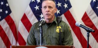 Σημάδια υποχώρησης Τραμπ στη Μινεάπολη – Αποχωρούν «ορισμένοι ομοσπονδιακοί πράκτορες»