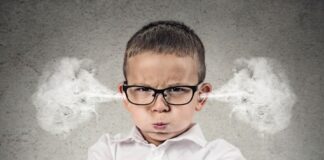 Τρεις λέξεις, ένας κόσμος: Το μυστικό της σύνδεσης με το “δύσκολο” παιδί