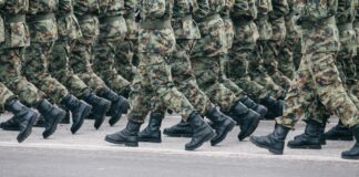 Έκτακτες κρίσεις αξιωματικών των Ενόπλων Δυνάμεων: Ποιοι προάγονται, παραμένουν και αποστρατεύονται