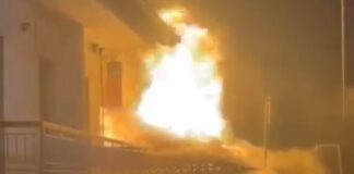 Θεσσαλονίκη: Φωτιά σε σπίτι στον Σοχό – Αναζητείται 89χρονη γυναίκα