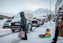 Γροιλανδία: «Ψεύδεται» – Με δυσπιστία αντιμετωπίζουν οι κάτοικοι τη δήλωση Τραμπ για «πλαίσιο συμφωνίας»