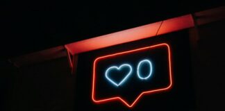 Νομοσχέδιο: Κάντο όπως με τα τσιγάρα – Η Νέα Υόρκη αλλάζει τα Social Media