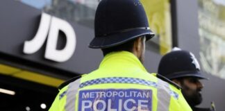Η βρετανική αστυνομία σε αποσύνθεση – Δίνουν σήμα και όπλο ακόμα και σε βιαστές