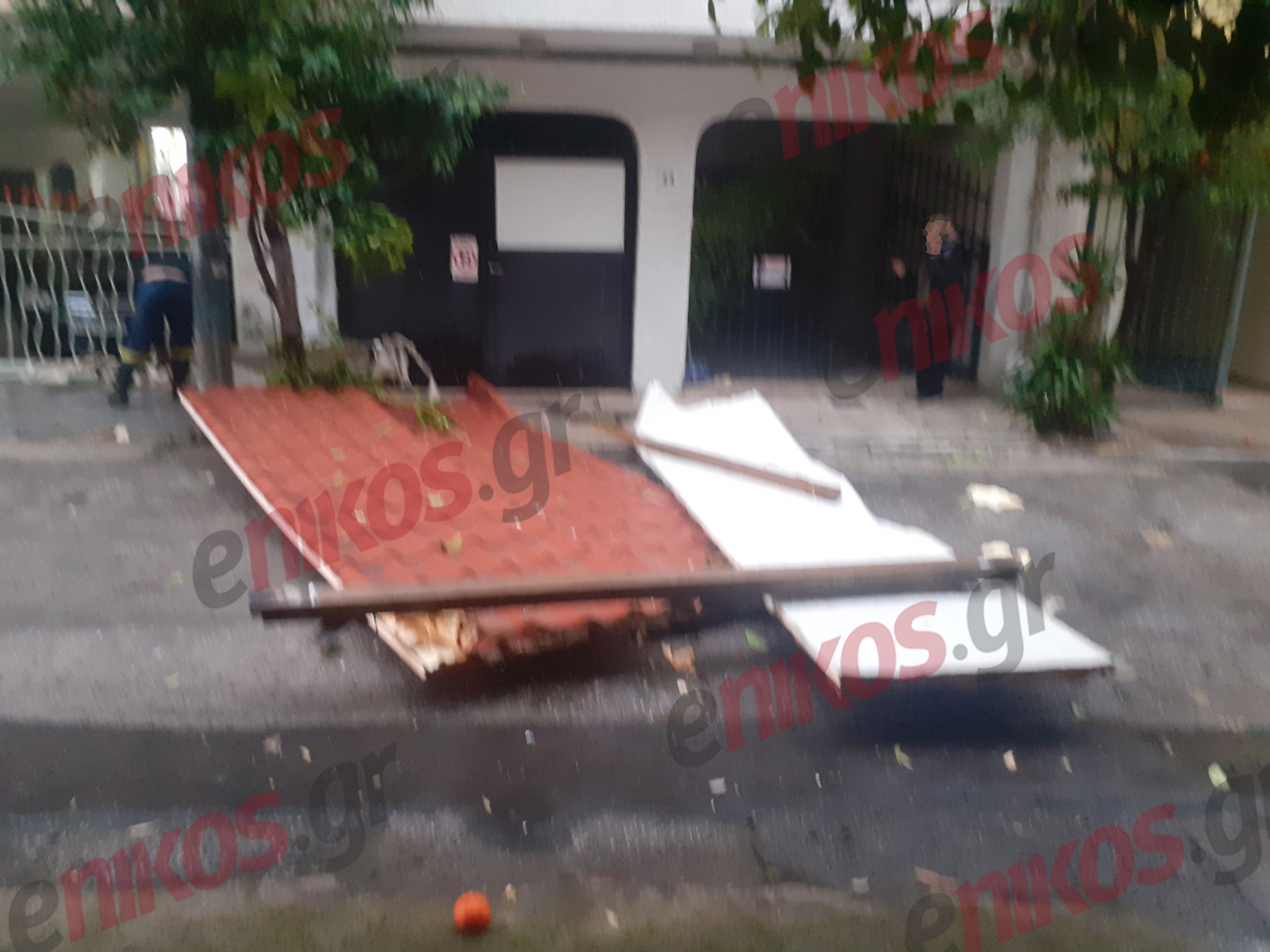 Νίκαια, κακοκαιρία, Αττική, σκεπή