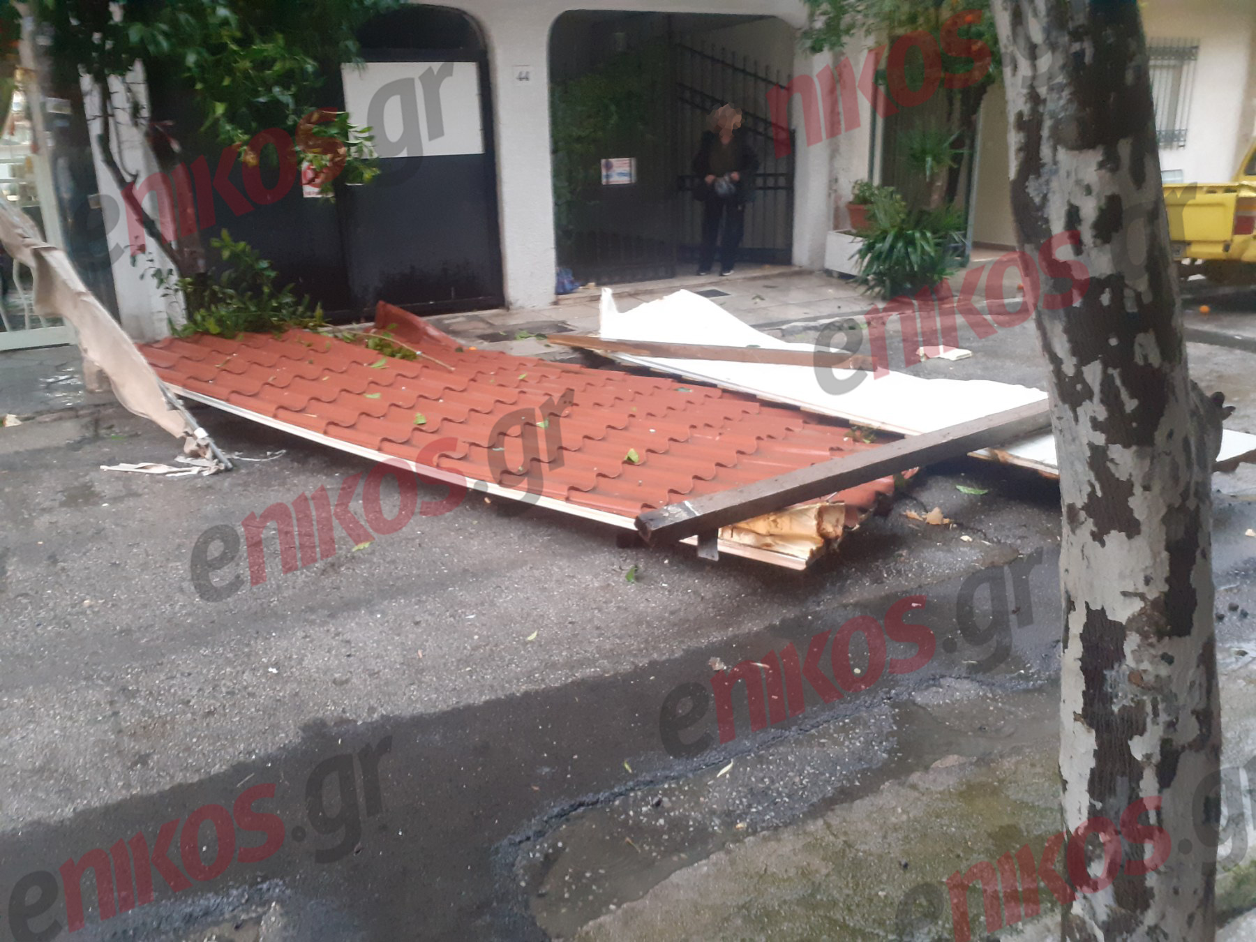 Νίκαια, κακοκαιρία, Αττική, σκεπή