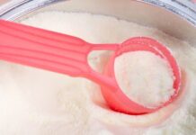 Βρεφικό γάλα: Τι πίνουν πραγματικά τα μωρά μας;