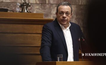 Σ. Φάμελλος: Επίθεση στην κυβέρνηση, αιχμές για Καρυστιανού, κάλεσμα στον Τσίπρα