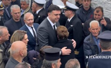 Παράλιο Αστρος: Η Βουλή «υιοθετεί» το παιδί του λιμενικού – Η αιχμή Κακλαμάνη σε Κικίλια