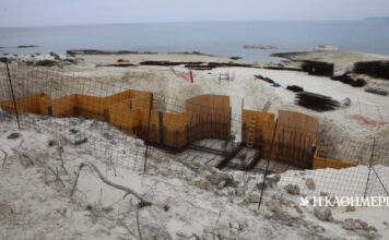 Η ανακοίνωση του ΥΠΕΝ για το ξενοδοχείο στη Μήλο