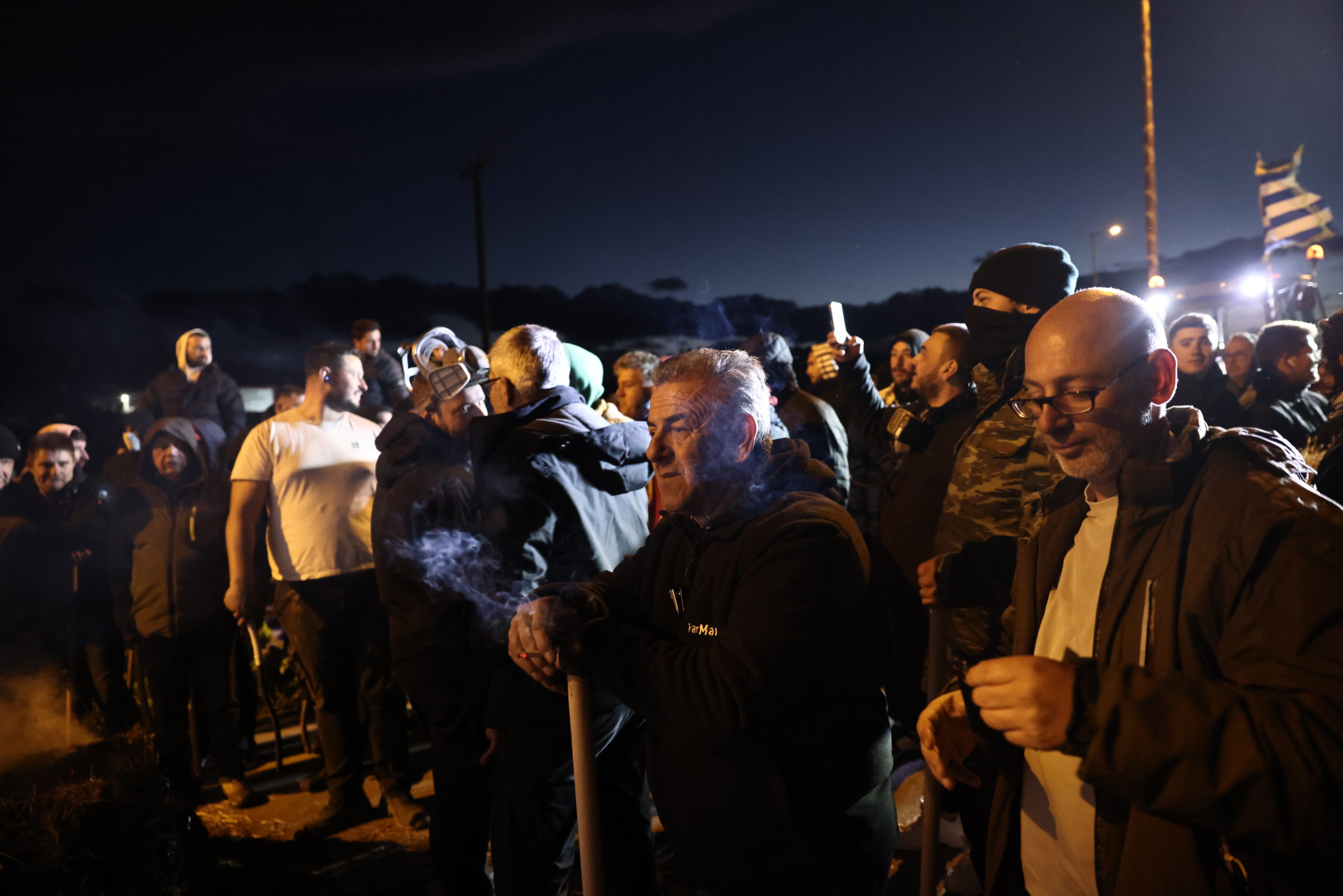 Θήβα, Αγρότες, μπλόκο, ένταση, φωτιά