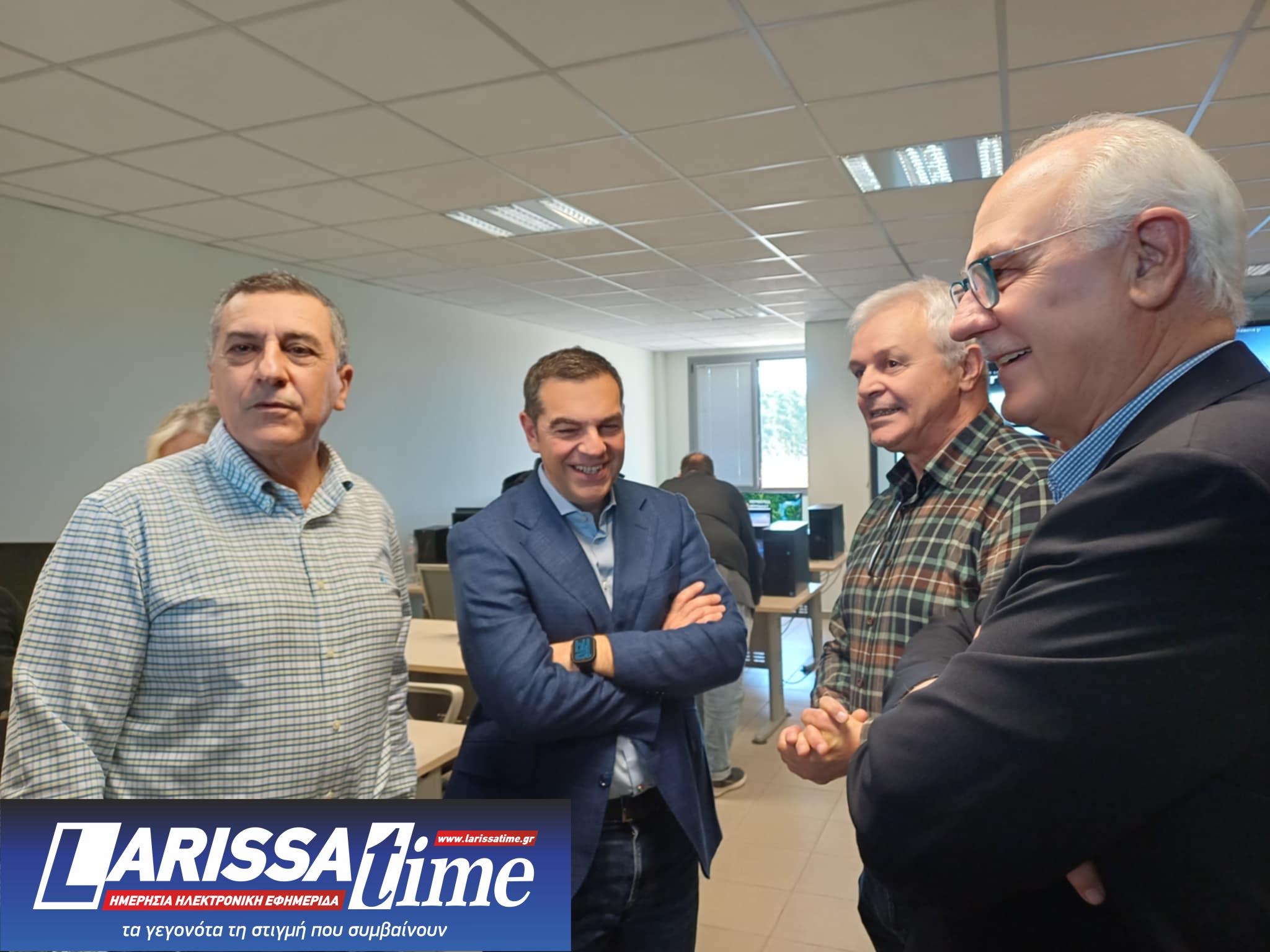 Τσίπρας στην ξενάγηση στο Επιχειρησιακό Κέντρο: Οι Θεσσαλοί εξακολουθούν να ζουν με ανασφάλεια για τις πλημμύρες (ΦΩΤΟ+video)