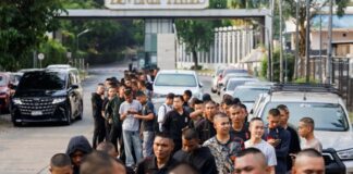 Άνοιξαν οι κάλπες στην Ταϊλάνδη με τρεις υποψηφίους που δεν μπορούν να εκλεγούν αυτοδύναμα