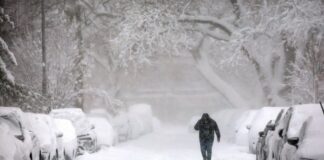 Νέα Υόρκη: «Από τη δεκαετία του ’60» έχει να πέσει τόσο χιόνι – Δείτε φωτογραφίες και βίντεο