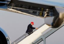 Ο Ντόναλντ Τραμπ είδε τη φωτογραφία της σορού του Αλί Χαμενεΐ, αναφέρουν ισραηλινά ΜΜΕ