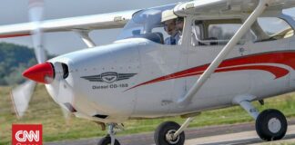 Τρεις νεκροί μετά από αεροπορικό δυστύχημα στη νότια Αυστραλία: Η στιγμή της πτώσης