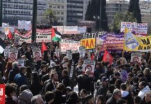 Ανοιξαν οι σταθμοί Μετρό «Σύνταγμα» και «Πανεπιστήμιο» – Κλειστή η Βασιλίσσης Αμαλίας