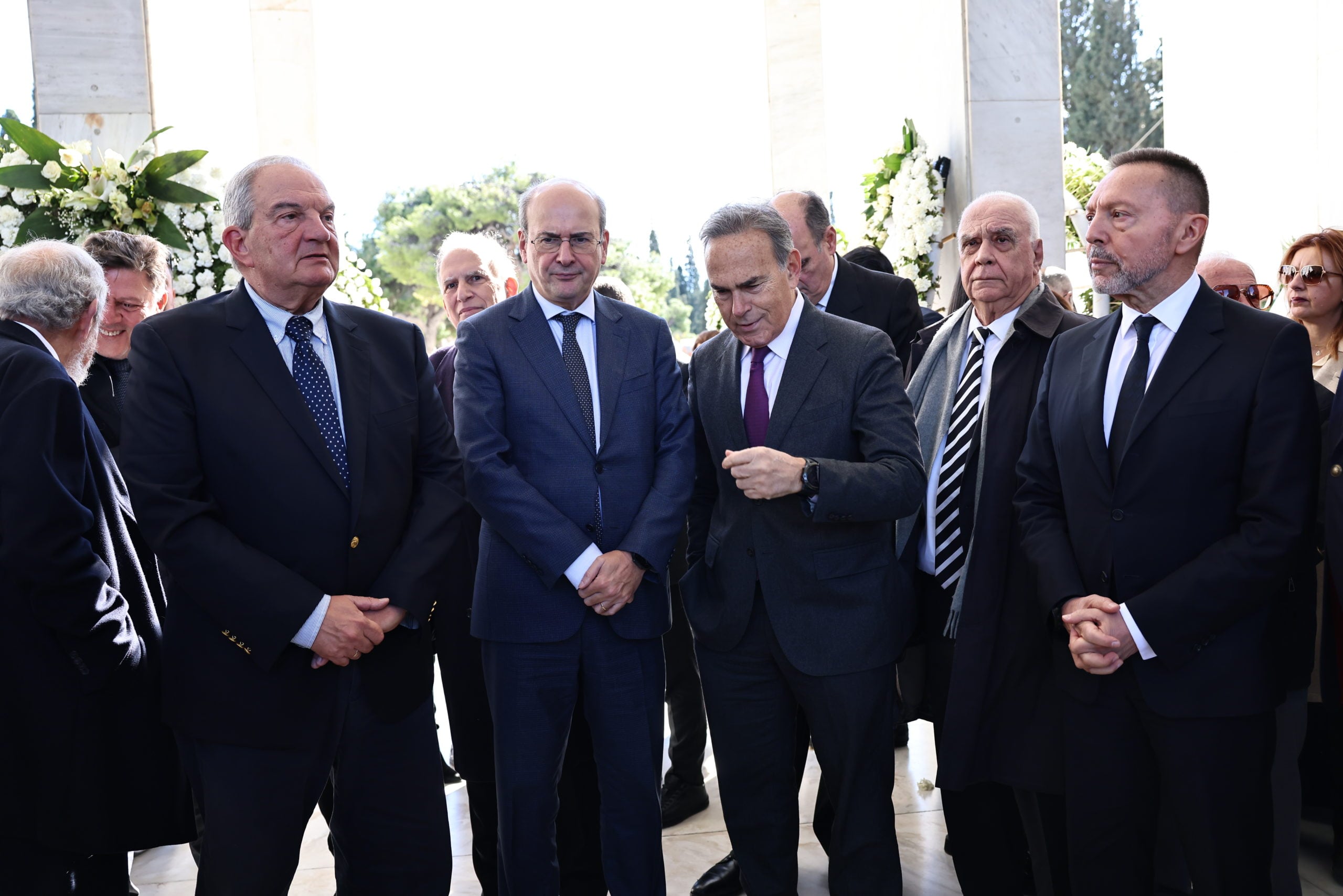 ΕΞΟΔΙΟΣ ΑΚΟΛΟΥΘΙΑ ΤΗΣ ΠΡΩΗΝ ΠΡΟΕΔΡΟΥ ΤΗΣ ΒΟΥΛΗΣ ΑΝΝΑΣ ΨΑΡΟΥΔΑ - ΜΠΕΝΑΚΗ