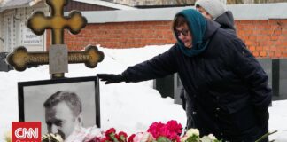 Δικαιοσύνη για τον γιο της ζητεί η μητέρα του Αλεξέι Ναβάλνι