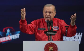 Σινάν Σίντι: «Τι να περιμένετε πια από τον Ερντογάν»