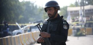 Πακιστάν: Τουλάχιστον δύο νεκροί και 17 τραυματίες σε βομβιστική επίθεση έξω από αστυνομικό τμήμα