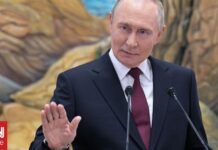 Πούτιν κατά Κιέβου: Θέλει να τορπιλίσει την ειρηνευτική διαδικασία – Τι είπε για τα πυρηνικά όπλα