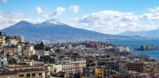 Νάπολη: Τέσσερις συλλήψεις για απάτη της Καμόρα σε νοσοκομείο – Σκηνοθετούσε τροχαία για να κλέβει ασφάλιστρα