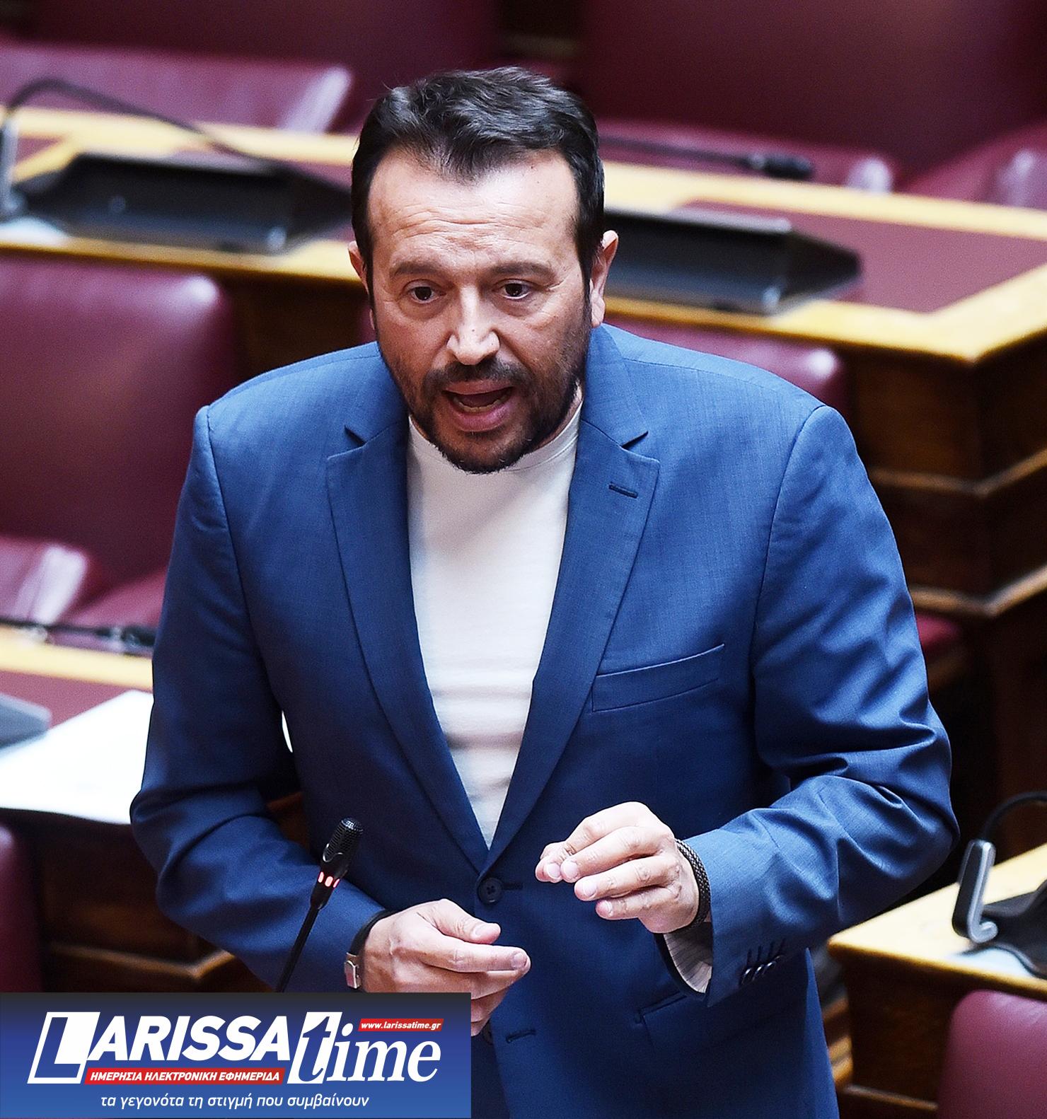 Θεωρείο: Στην κόντρα-1