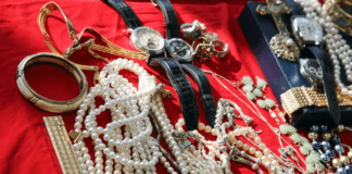 Εμφανίστηκε το «επίδομα χρυσαφικών» – Πώς εξαπάτησαν ηλικιωμένη