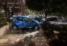 «Αδιάβατα» τα πεζοδρόμια στη Νέα Σμύρνη – Φωτογραφίες