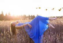 Το άγχος δεν κοιμάται όταν κοιμόμαστε. Απλώς αλλάζει μορφή και μας μιλάει μέσα από εικόνες