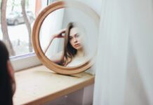 Προβολική μεροληψία: Δεν βλέπουμε τους άλλους όπως είναι, αλλά όπως θα ήμασταν εμείς στη θέση τους