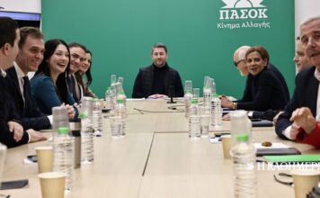 ΠΑΣΟΚ: Εγκλωβισμένο στην εσωστρέφεια | Η ΚΑΘΗΜΕΡΙΝΗ