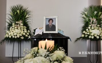 Αννα Ψαρούδα-Μπενάκη: Στο Α΄ Νεκροταφείο το «τελευταίο αντίο»