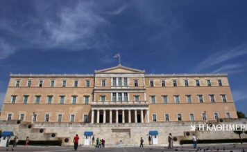 Σεισμολόγοι των θεσμών με ενεργά ρήγματα