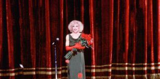 Η άγρια, πολύχρωμη νεότητα του Πέδρο Αλμοδόβαρ επιστρέφει στην οθόνη