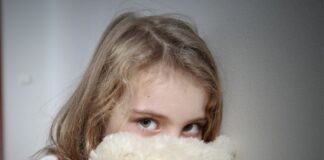 Πώς συνδέεται το τραύμα με την αίσθηση ντροπής και το «Δεν αξίζω»