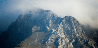 Βελούχι: Κορυφώνεται η αγωνία για τον 74χρονο ορειβάτη